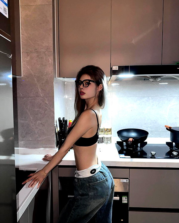 miisu000 instagram image archive image