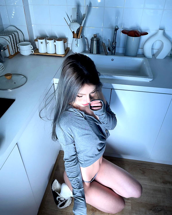 miisu000 instagram image archive image