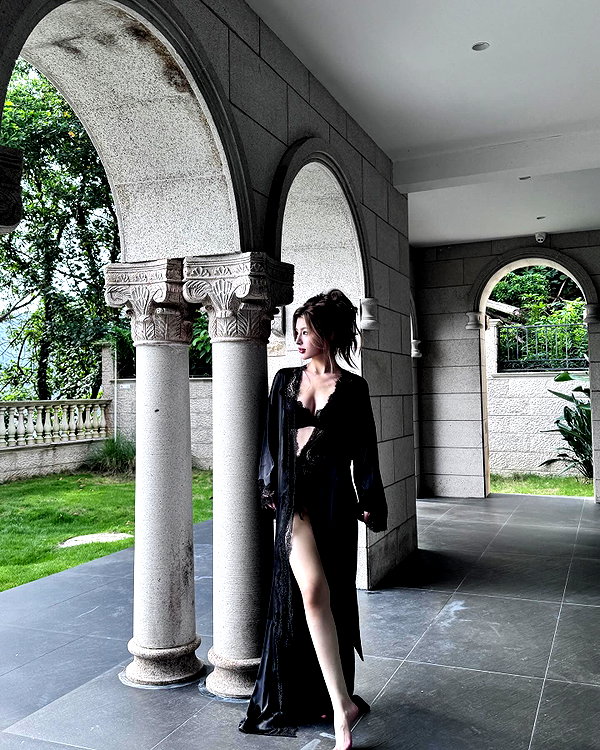 miisu000 instagram image archive image