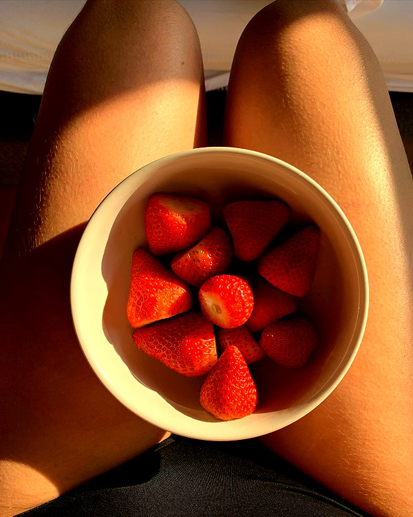 mili.cohen.official instagram image archive image