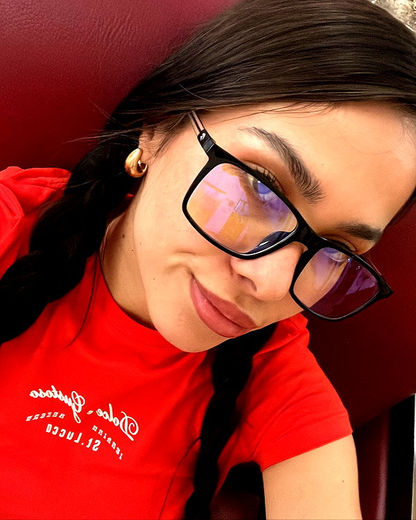 mili.cohen.official instagram image archive image