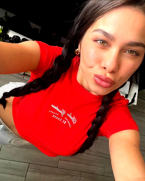 mili.cohen.official instagram image archive image