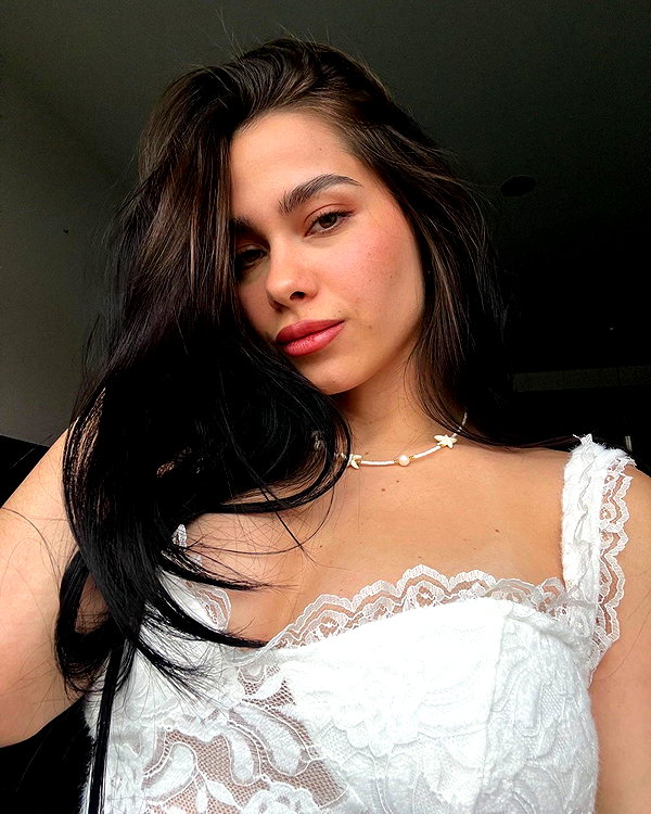 mili.cohen.official instagram image archive image