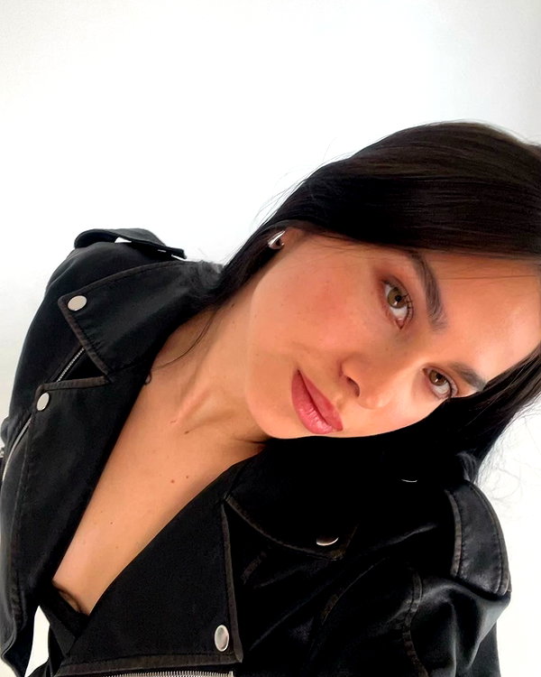 mili.cohen.official instagram image archive image