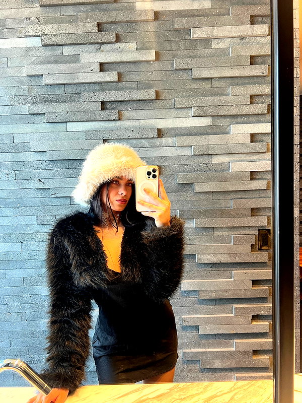 mili.cohen.official instagram image archive image