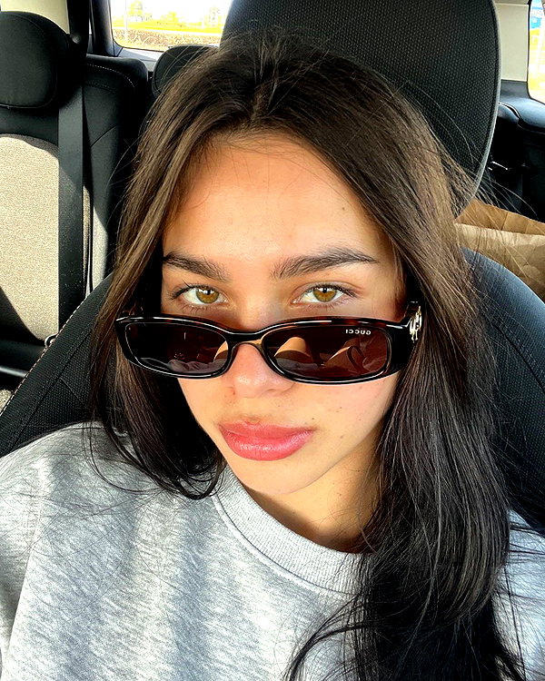 mili.cohen.official instagram image archive image