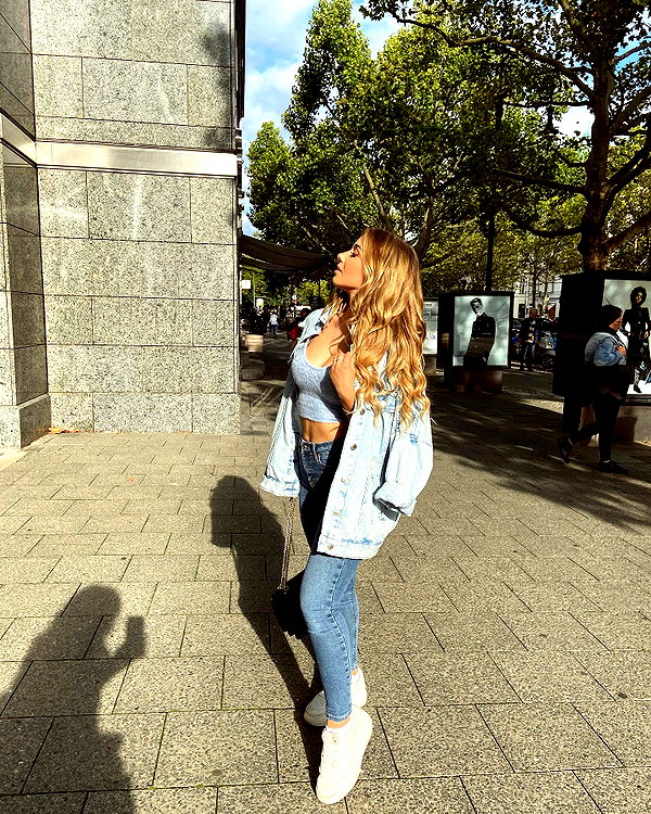 minicuta instagram image archive image