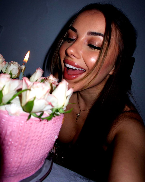 minicuta instagram image archive image