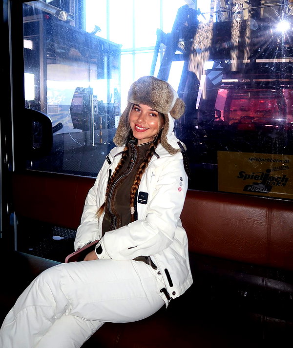 minicuta instagram image archive image