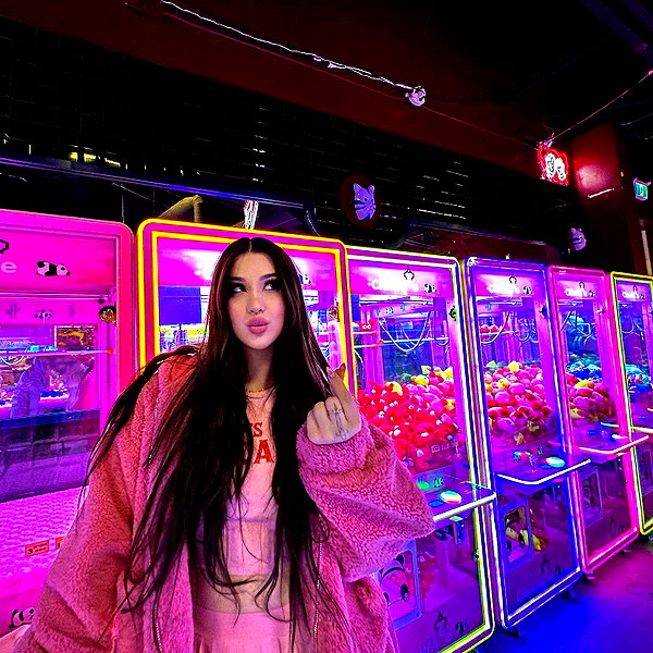 missy.ts instagram image archive image