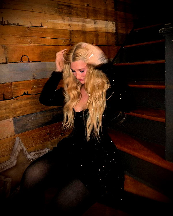missy.ts instagram image archive image