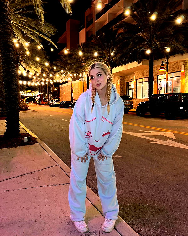 missy.ts instagram image archive image