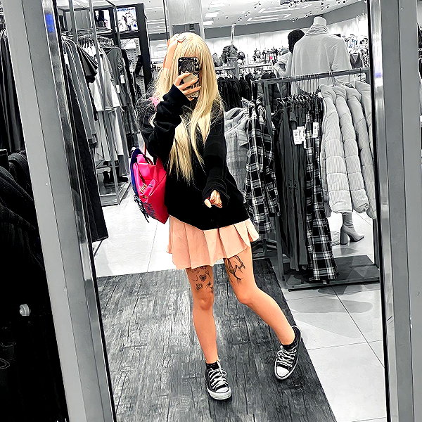 mittzaa_ instagram image archive image