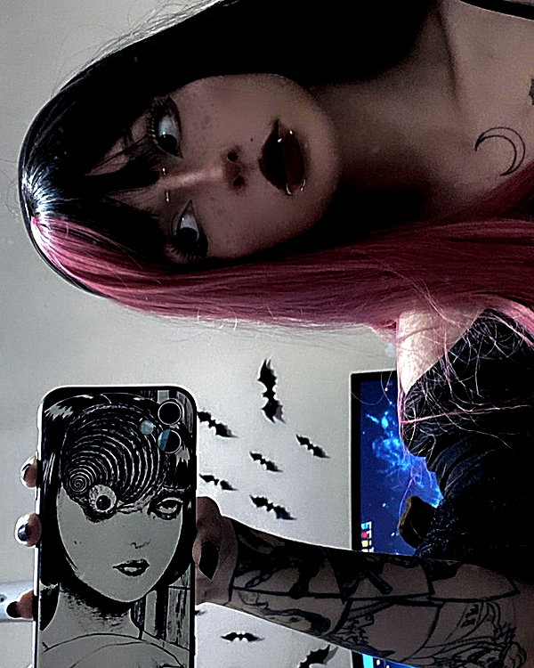 mittzaa_ instagram image archive image