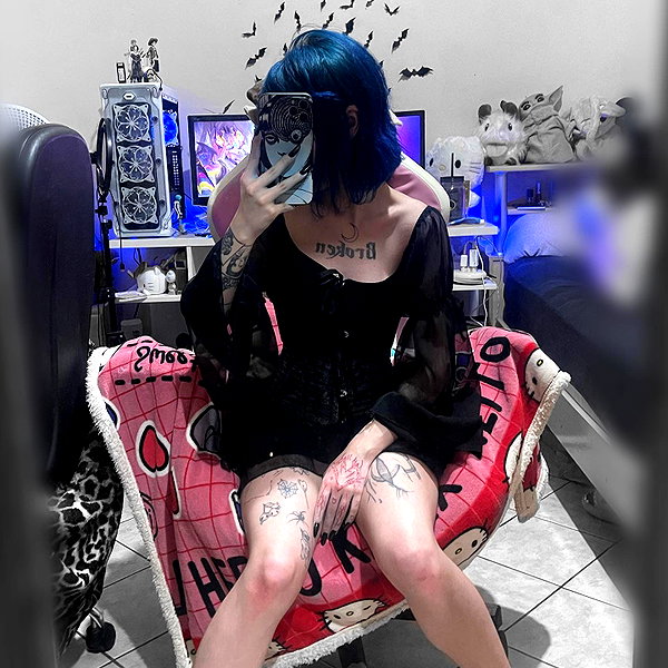 mittzaa_ instagram image archive image