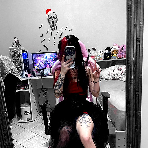 mittzaa_ instagram image archive image