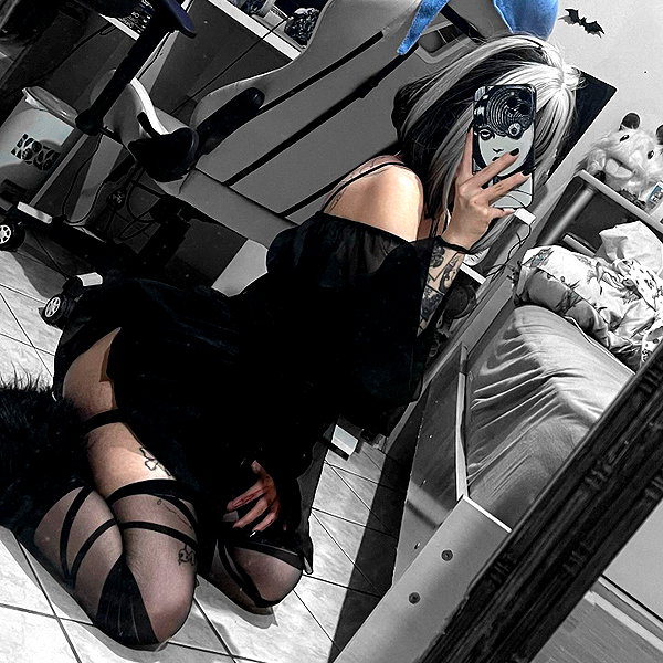mittzaa_ instagram image archive image