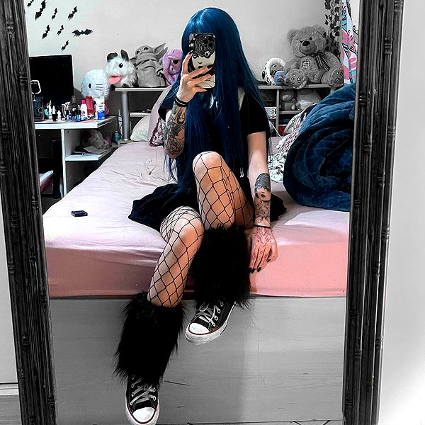 mittzaa_ instagram image archive image