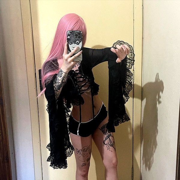 mittzaa_ instagram image archive image