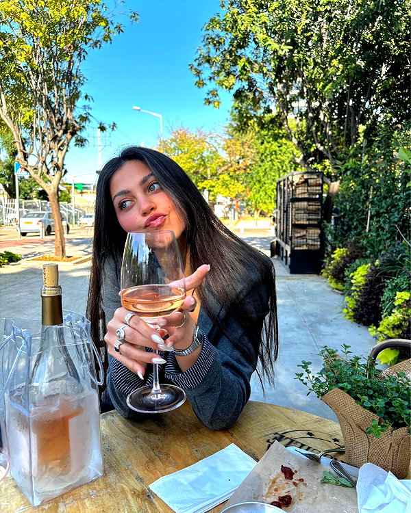 miya_sahar instagram image archive image