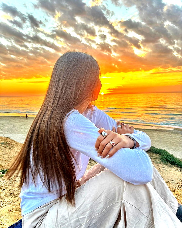 miya_sahar instagram image archive image