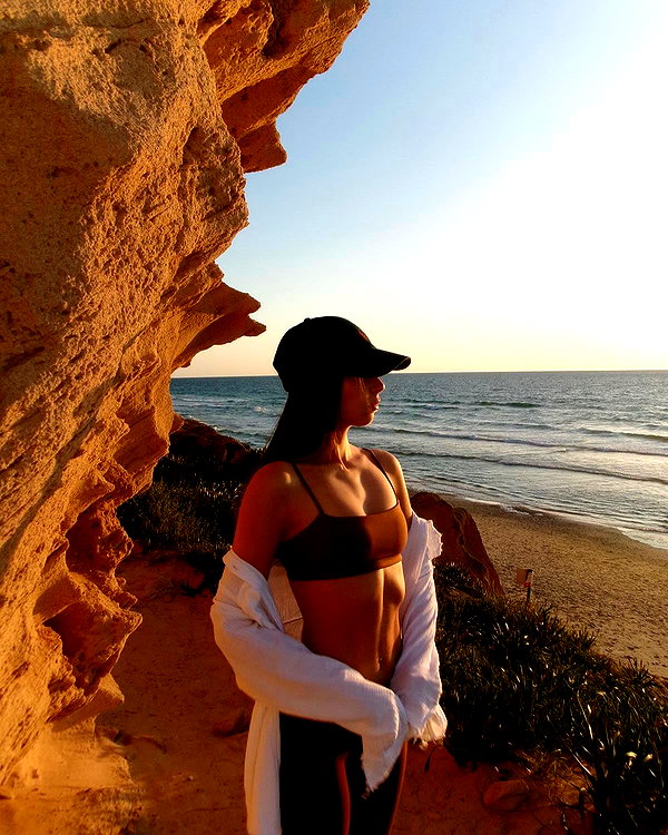 miya_sahar instagram image archive image