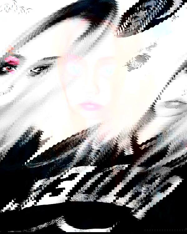 moonyyyya moonyyyya archive image