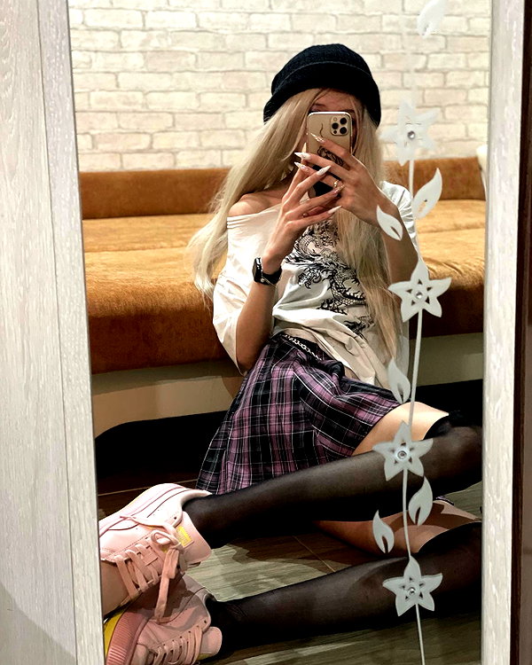 mrs.rittt instagram image archive image