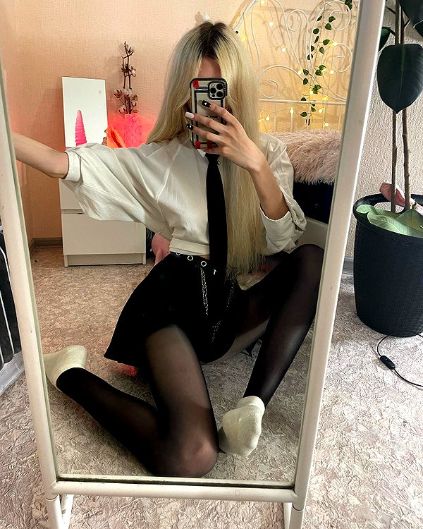 mrs.rittt instagram image archive image