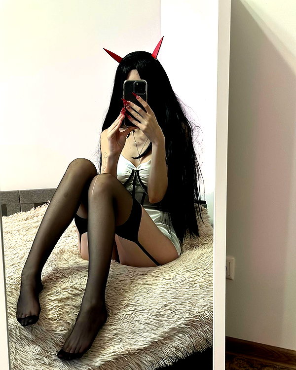 mrs.rittt instagram image archive image