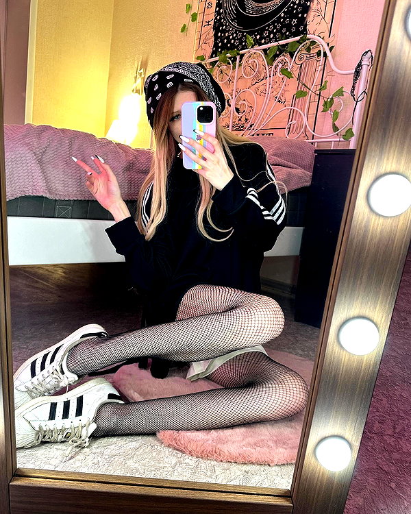 mrs.rittt instagram image archive image