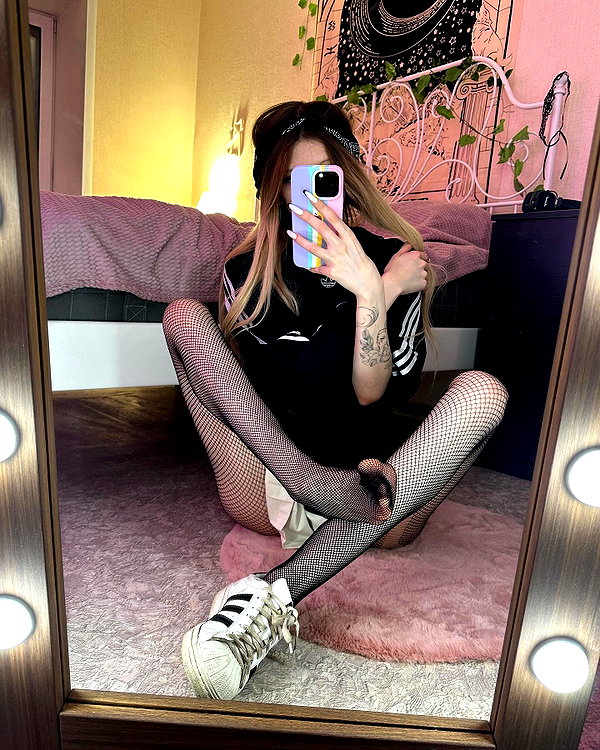 mrs.rittt instagram image archive image