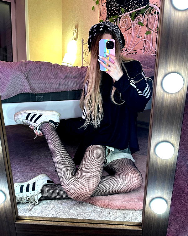 mrs.rittt instagram image archive image