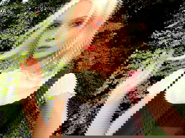 neondemoni image ~ Altpins