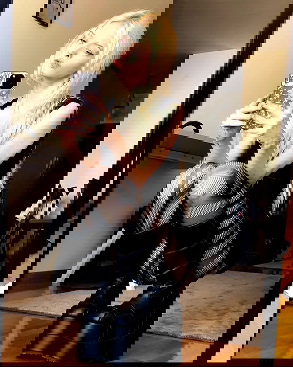 neondemoni image ~ Altpins