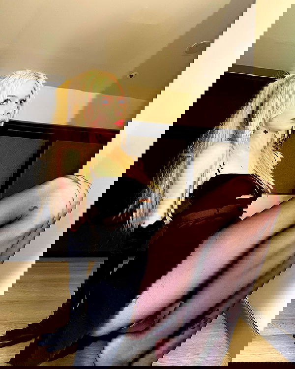 neondemoni image ~ Altpins