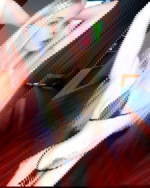 neondemoni image ~ Altpins