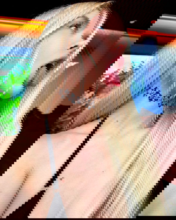 neondemoni image ~ Altpins