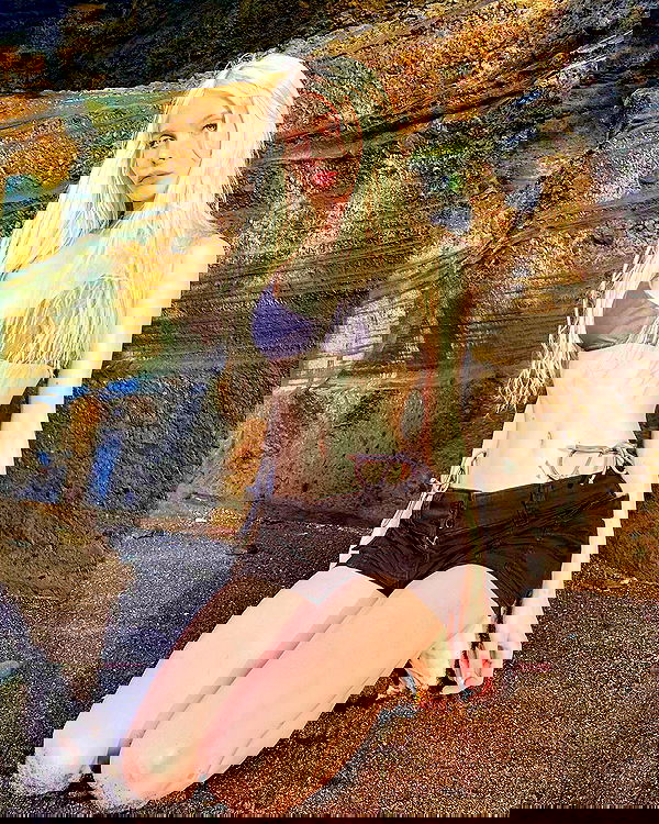 neondemoni image ~ Altpins