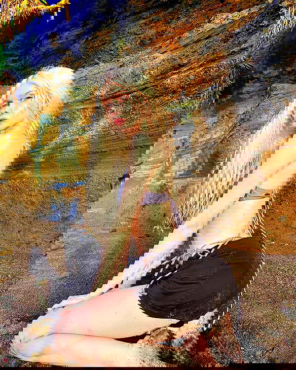 neondemoni image ~ Altpins