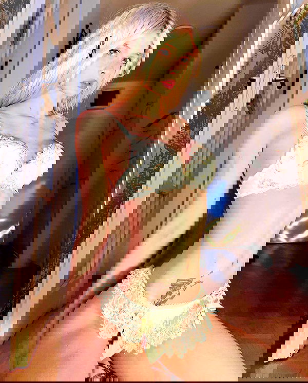 neondemoni image ~ Altpins