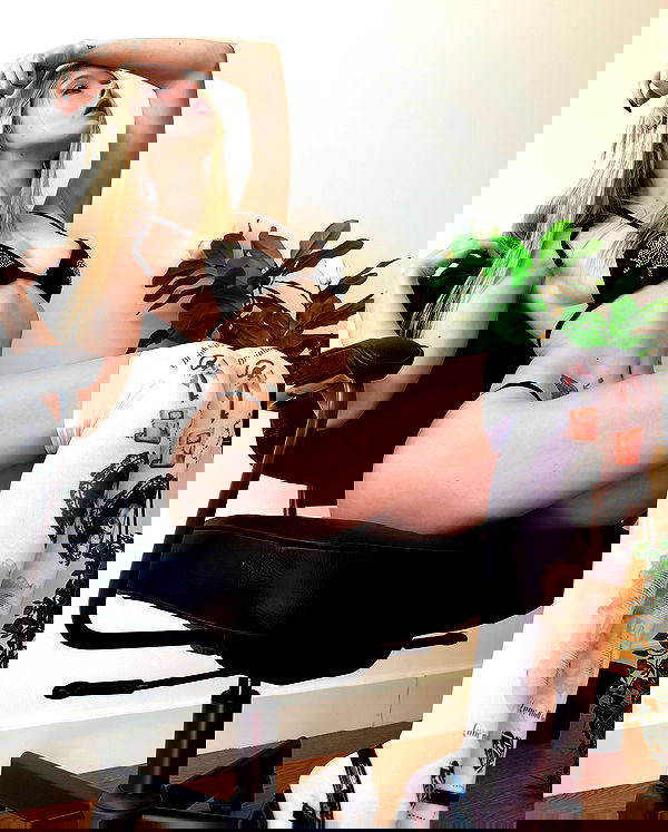 neondemoni image ~ Altpins