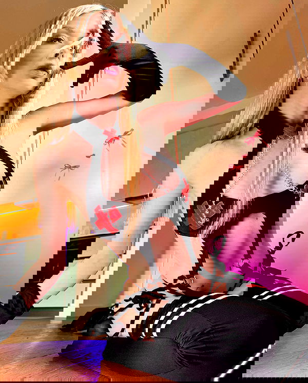 neondemoni image ~ Altpins