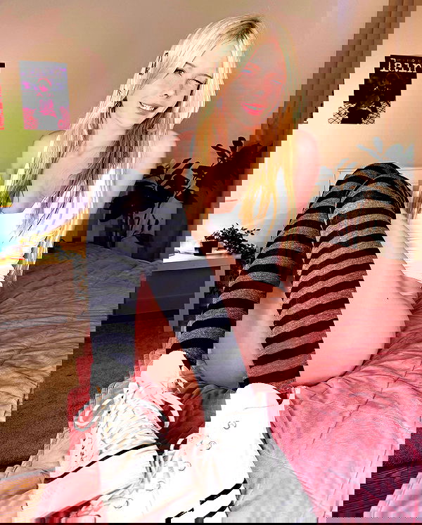 neondemoni image ~ Altpins