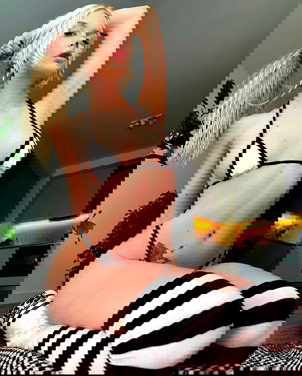 neondemoni image ~ Altpins