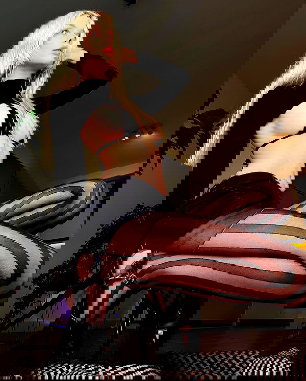 neondemoni image ~ Altpins