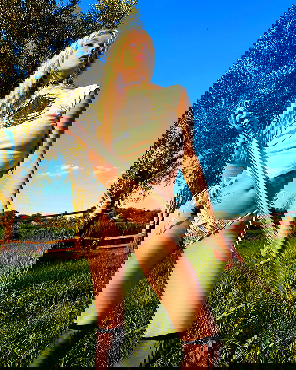 neondemoni image ~ Altpins