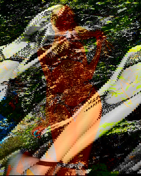 neondemoni image ~ Altpins