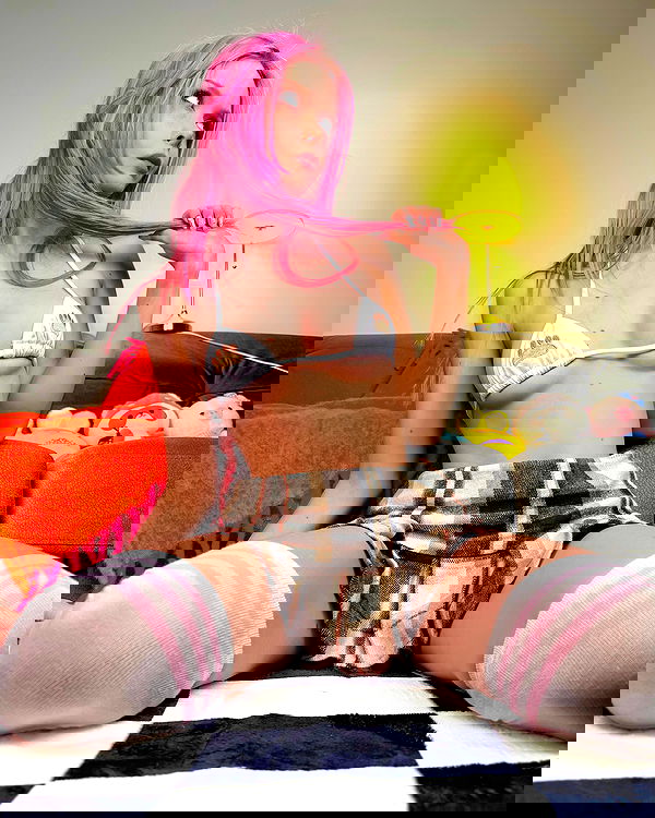 neondemoni image ~ Altpins