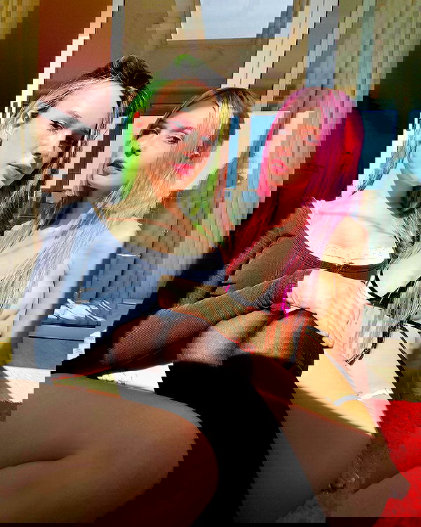 neondemoni image ~ Altpins